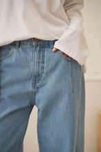 Demi Barrel Jean - Vintage Blue