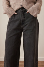 Demi Barrel Jean - Faded Black