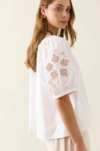 Nilsa Button Top - Lotus