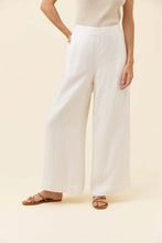 Anita Pant - White