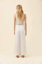 Anita Pant - White