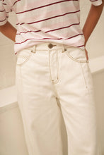 Demi Barrel Jean - Ecru