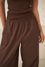 Bella Barrel Pant - Choc