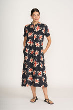 Advanced Interaction Dress - Flower Doodle
