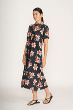 Advanced Interaction Dress - Flower Doodle