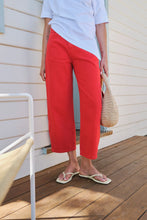 Demi Barrel Jean - Crimson
