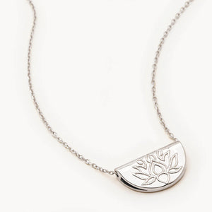 Lotus Short Necklace Silver